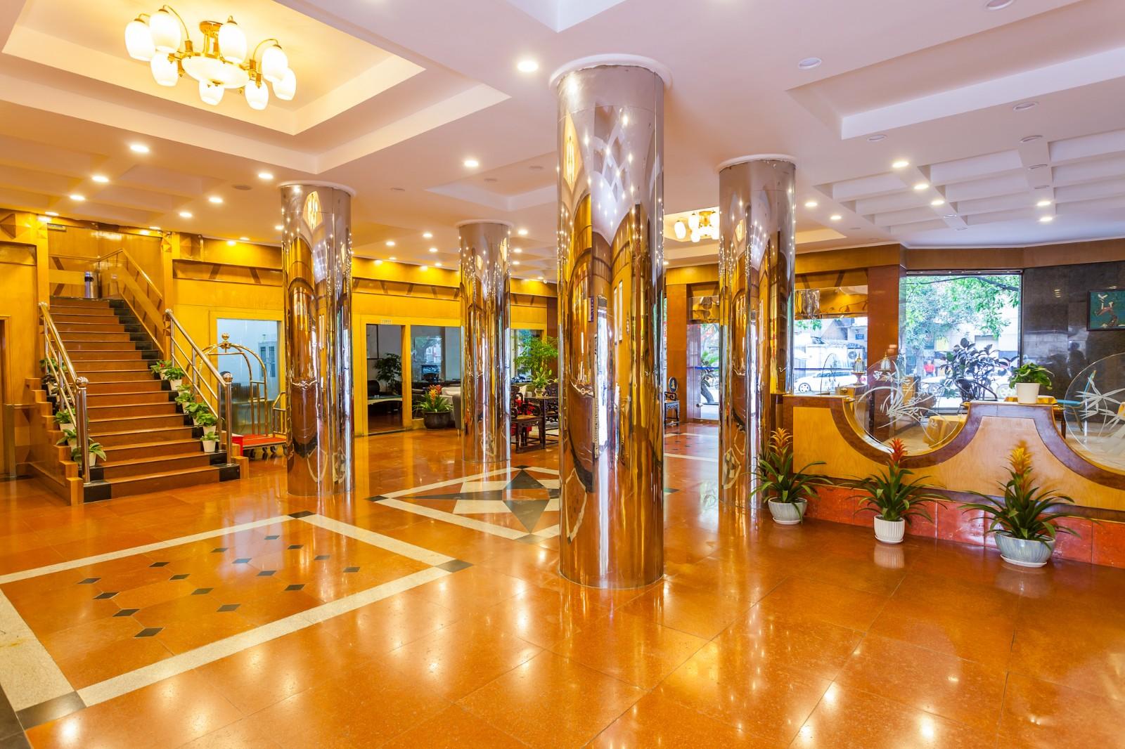 Chengdu Rongcheng Hotel (Tianfu Square Subway Station, Chunxi Road) 3*