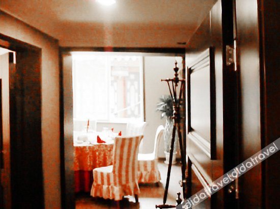 Chengdu Rongcheng Hotel (Tianfu Square Subway Station, Chunxi Road) 3*