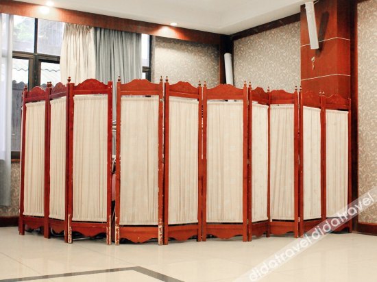Chengdu Rongcheng Hotel (Tianfu Square Subway Station, Chunxi Road) 3*