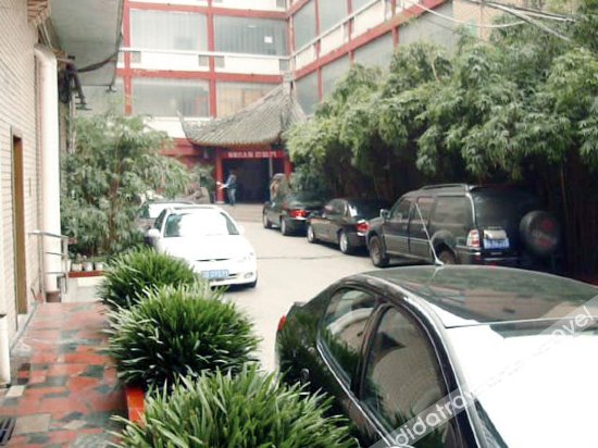 Chengdu Rongcheng Hotel (Tianfu Square Subway Station, Chunxi Road) 3*