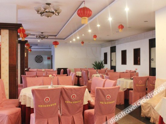 Chengdu Rongcheng Hotel (Tianfu Square Subway Station, Chunxi Road) 3*
