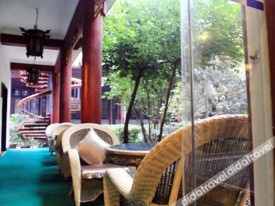 Chengdu Rongcheng Hotel (Tianfu Square Subway Station, Chunxi Road) 3*