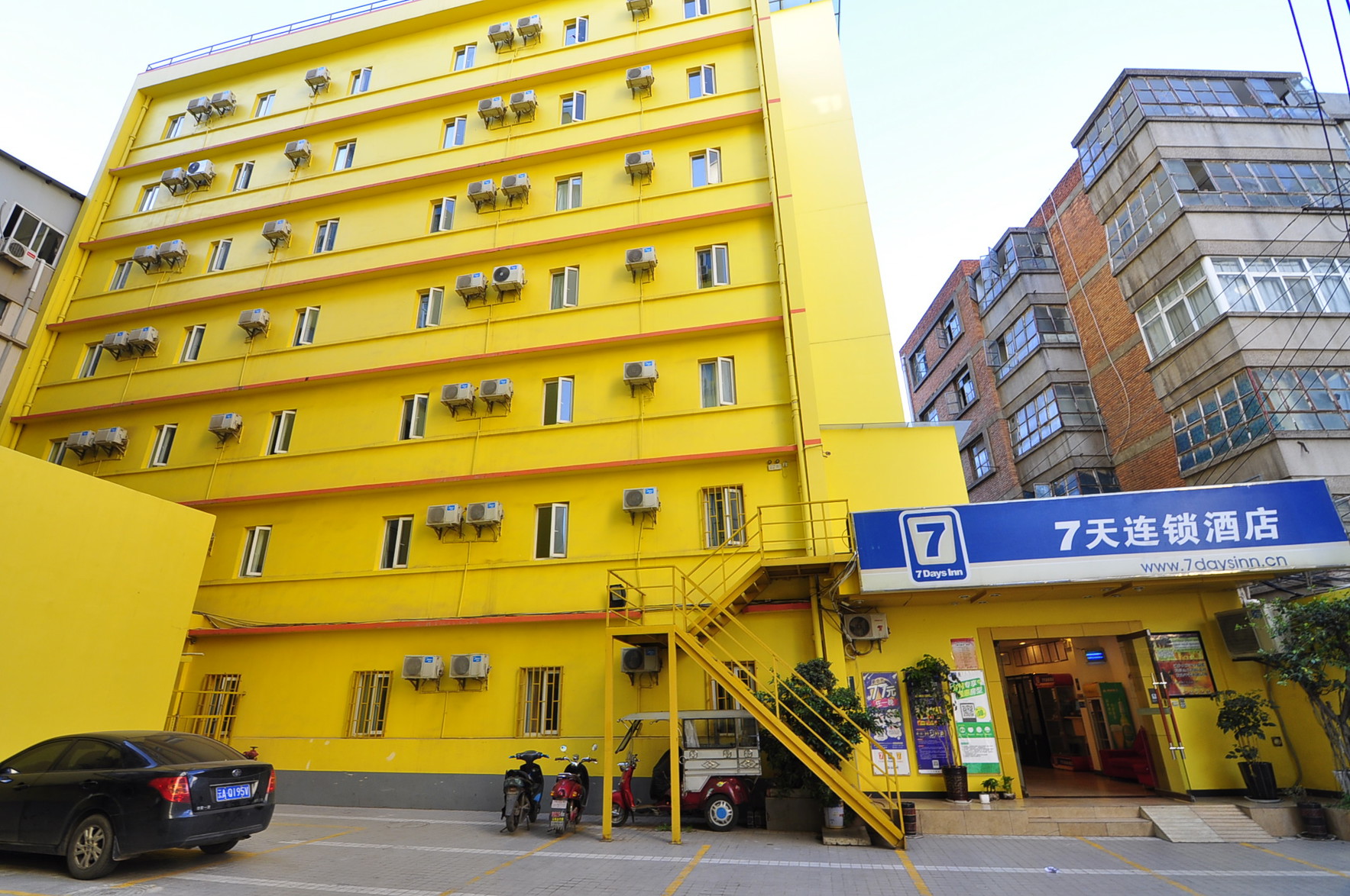 7 Days Premium Hotel (Kunming Vientiane City Dongjiao Road Subway Station) 2*