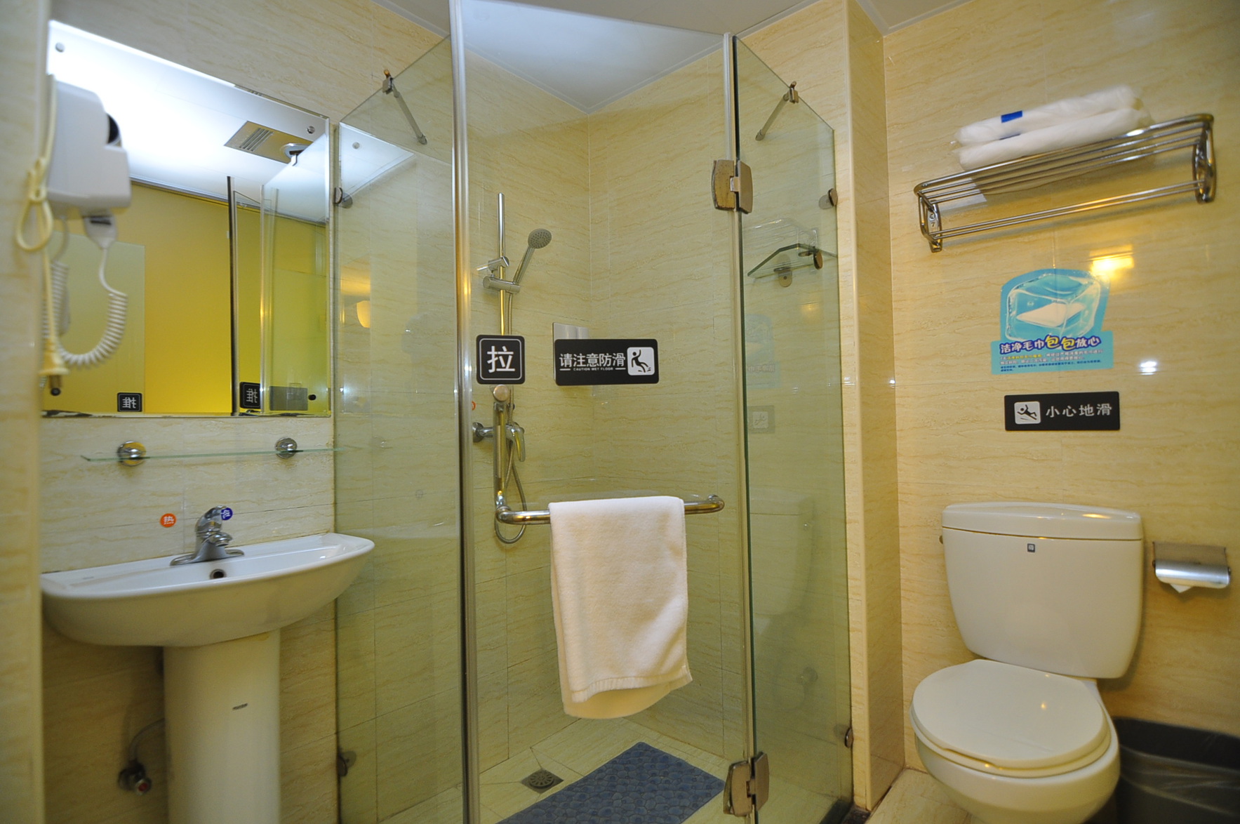 7 Days Premium Hotel (Kunming Vientiane City Dongjiao Road Subway Station) 2*