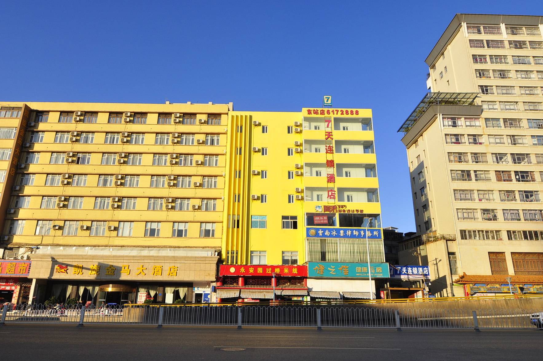 7 Days Premium Hotel (Kunming Vientiane City Dongjiao Road Subway Station) 2*