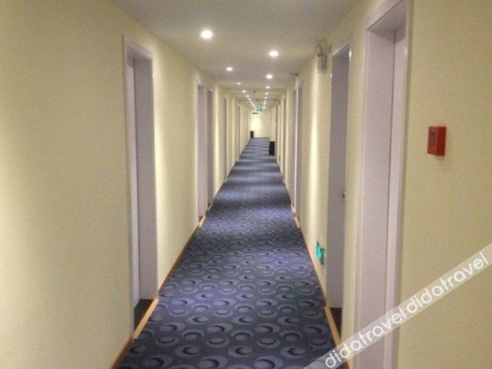 7 Days Premium Hotel (Kunming Vientiane City Dongjiao Road Subway Station) 2*