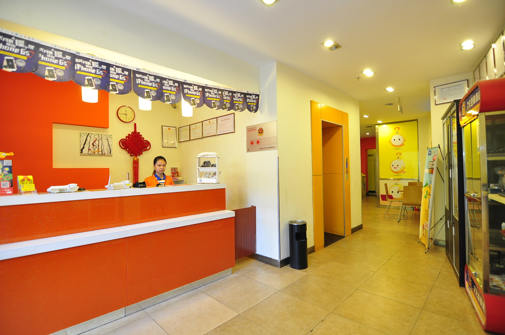 7 Days Premium Hotel (Kunming Vientiane City Dongjiao Road Subway Station) 2*