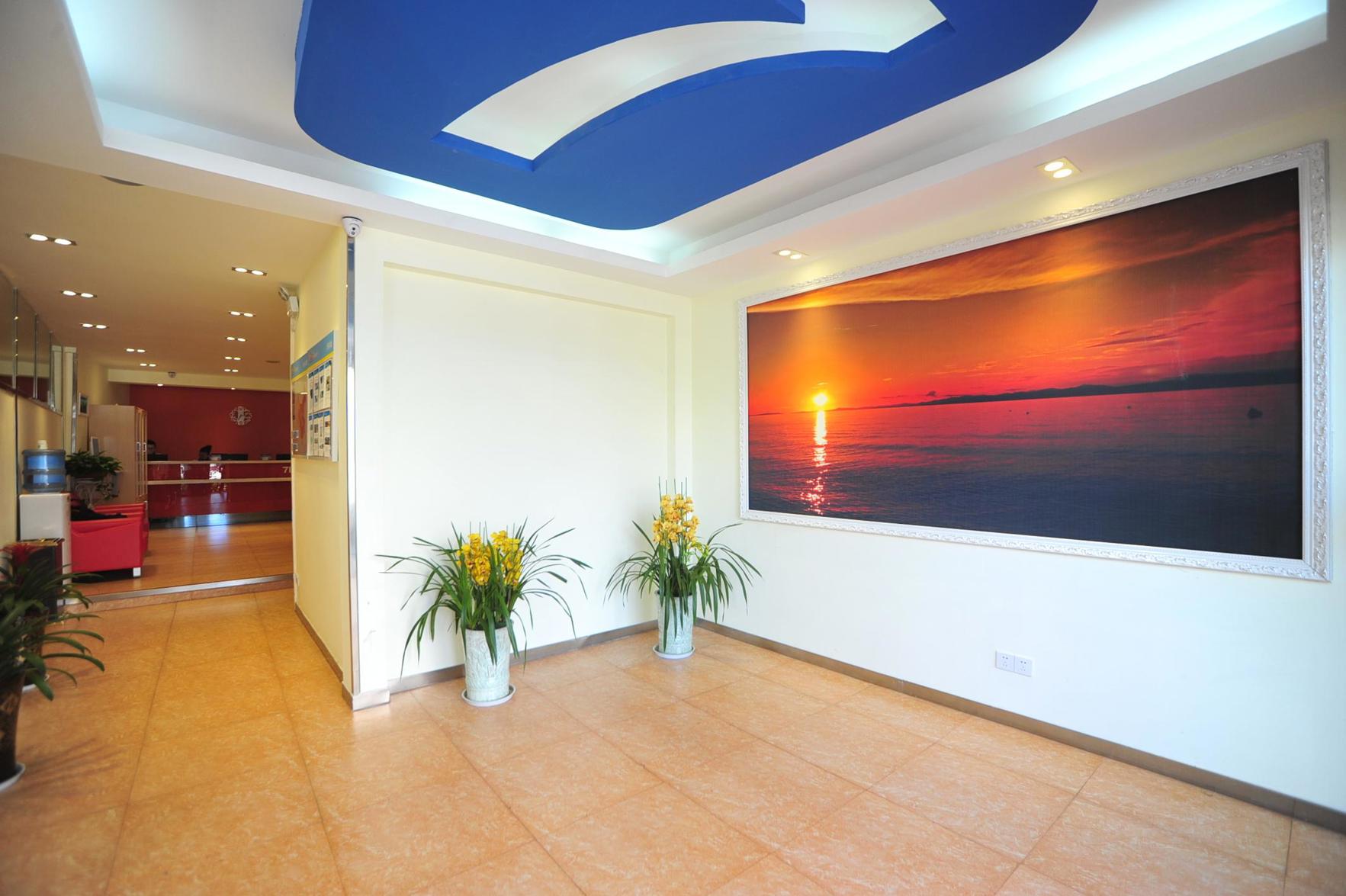 7Days Inn Chain Hotel (Kunming Dongjiawan Telecom Building) 2*