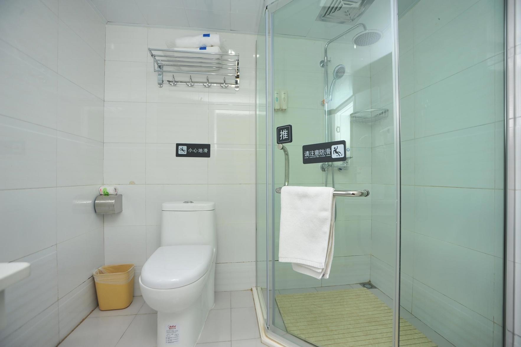7Days Inn Chain Hotel (Kunming Dongjiawan Telecom Building) 2*