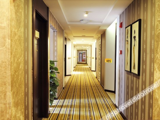 Chongqing Saifel Hotel (Wanzhou Wanda Plaza) 3*