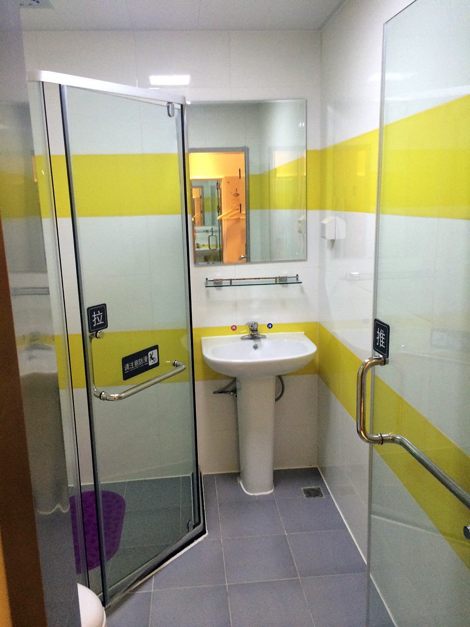7 Days Premium Hotel (Tianjin Binhai Airport Zhangguizhuang) 2*