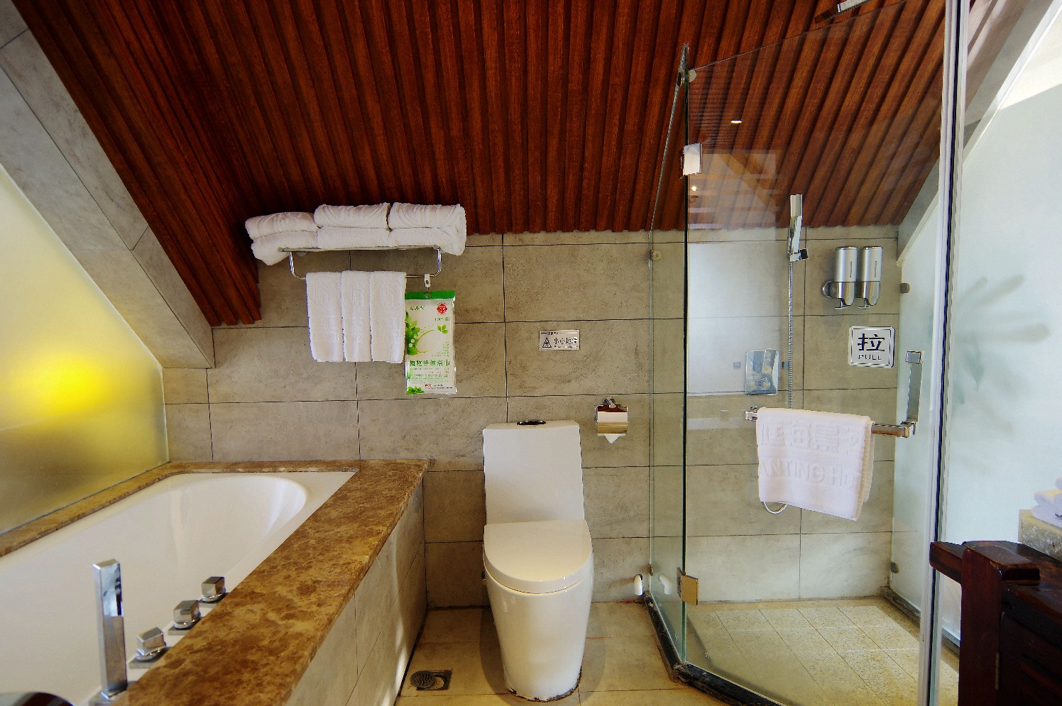 Yuelanting Seascape Hotel (Beihai Old Street Branch) 2*