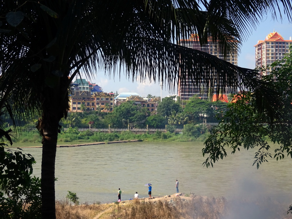 Sawadika Fengqing Hotel 2*