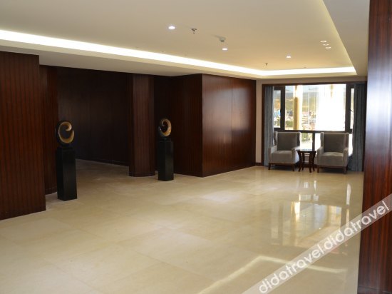 Shangri La Moonlight International Hotel 4*