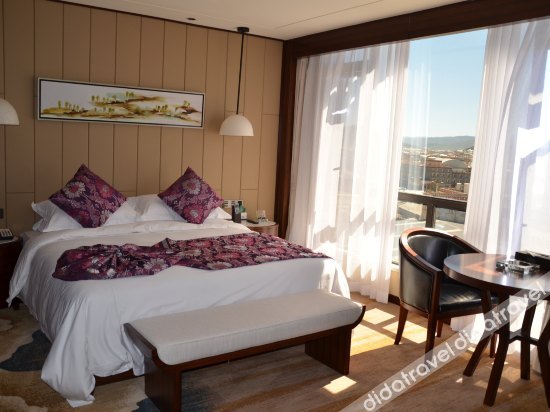 Shangri La Moonlight International Hotel 4*