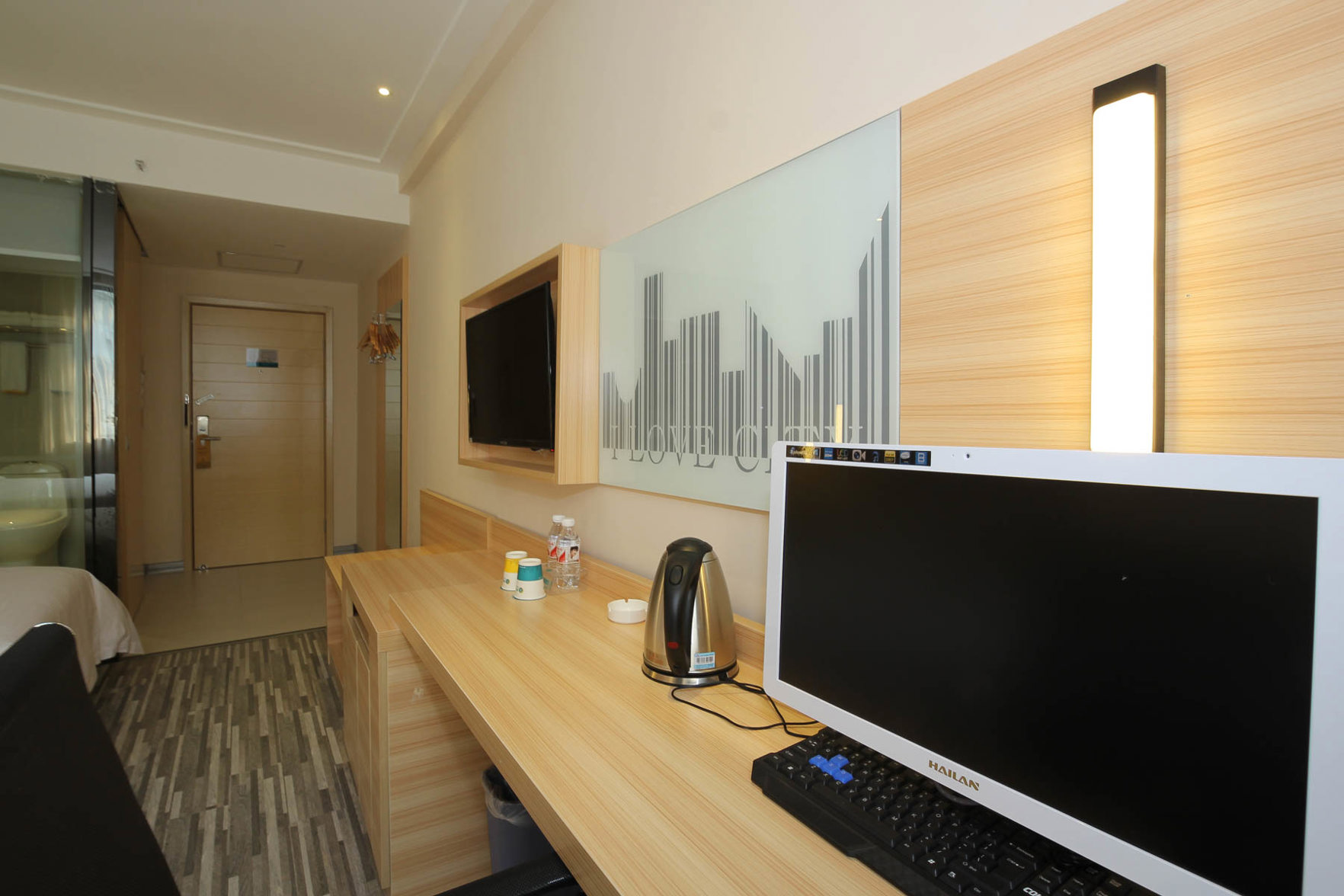 City Comfort Inn Hotel (Guilin Two Rivers And Four Lakes Sun Moon Twin Towers) 2*