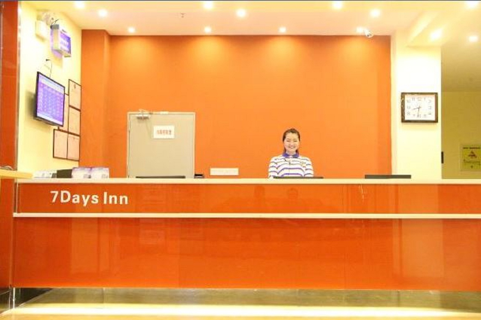 7Days Inn Chain Hotel (Guangzhou Jiekou Hedong) 2*