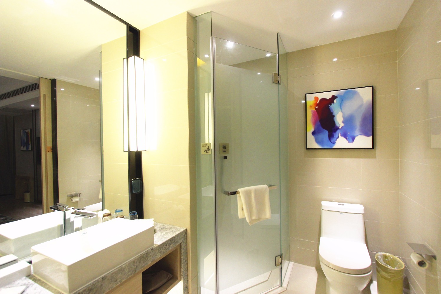 Echarm Hotel (Cultural Avenue Zhongbai Square Branch) 3*