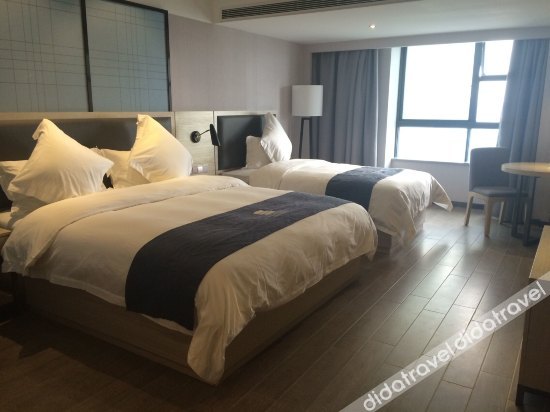 Echarm Hotel (Beihai High-Speed Railway Station North Bay Plaza) 3*