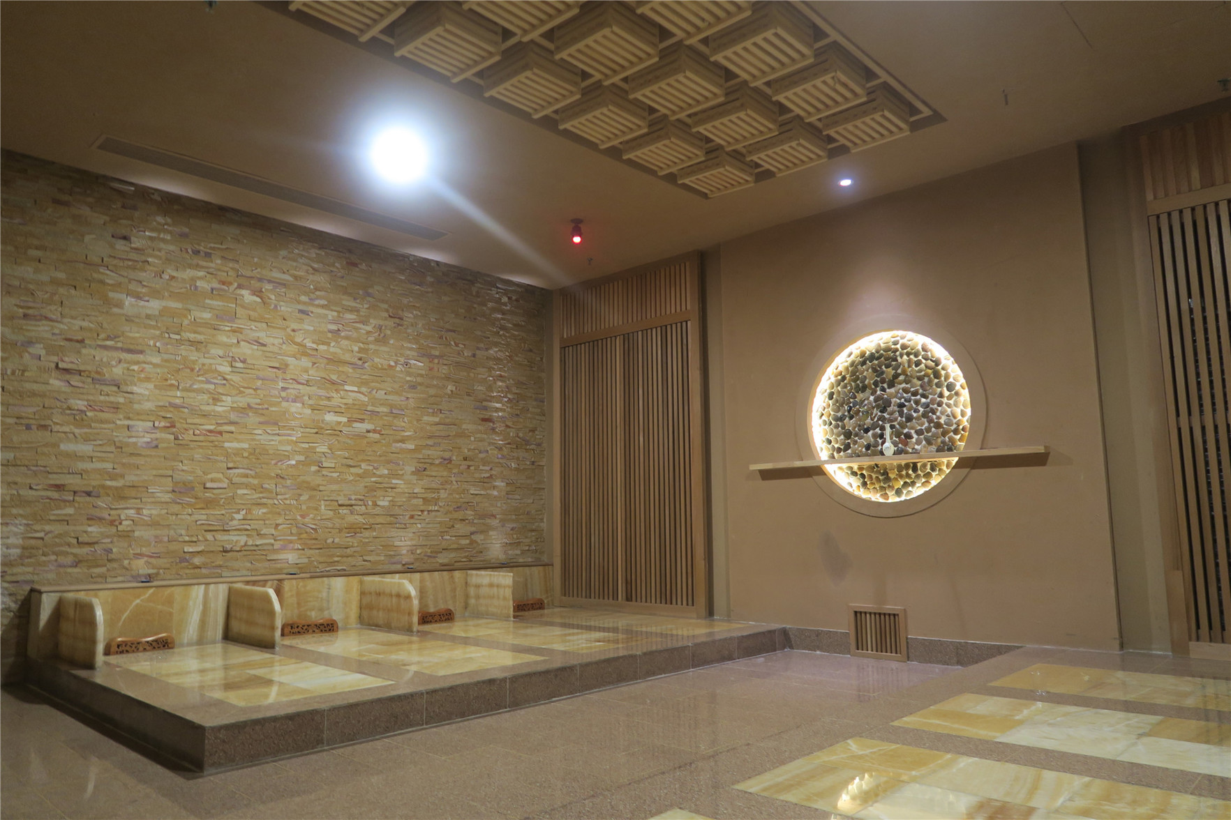 Biquan Kongzhong Hot Spring Hotel 5*