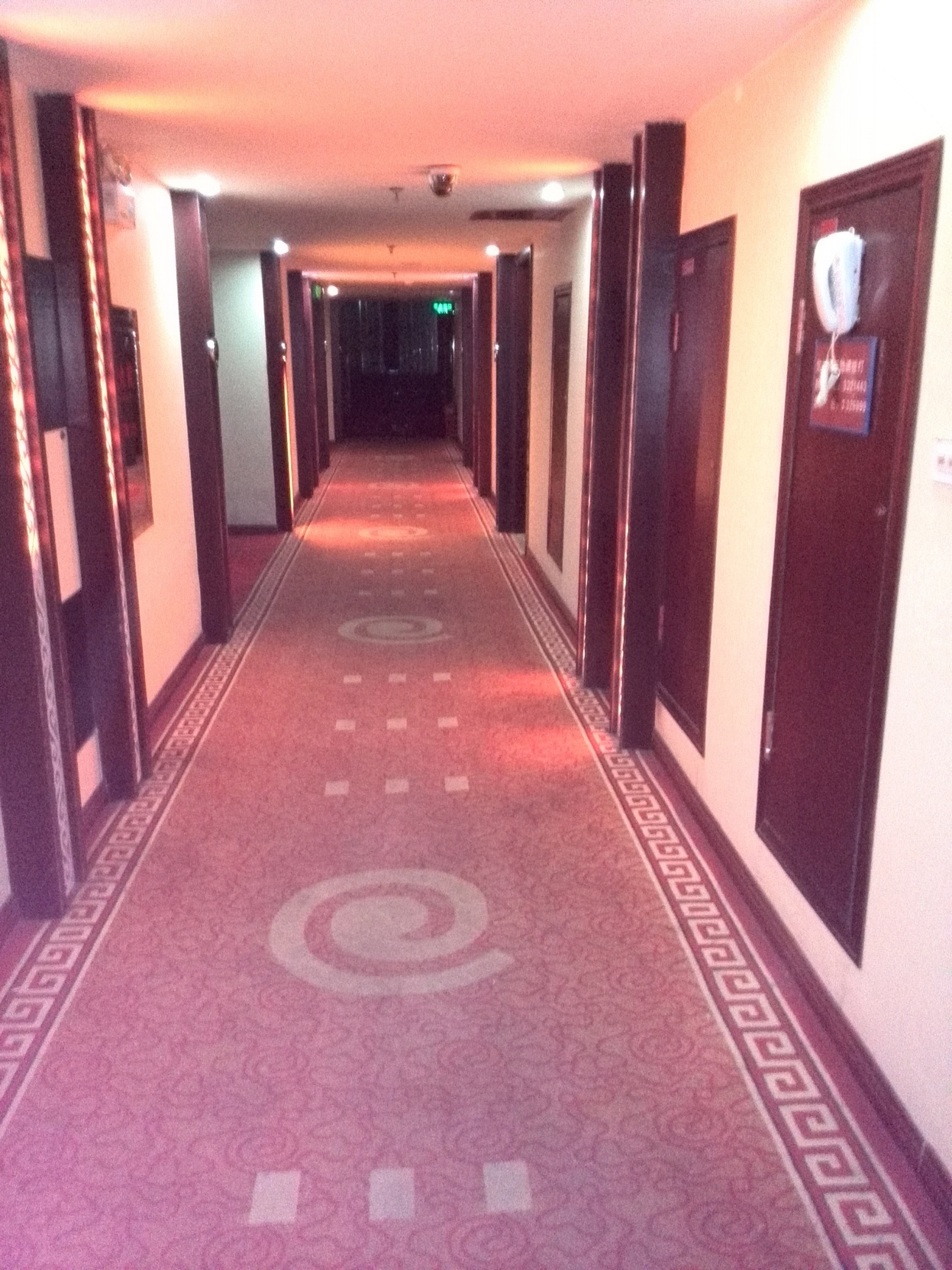 Vienna Hotel (Xupu Wanda Plaza) 3*