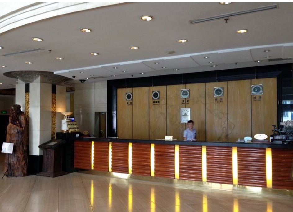 Dalian Shizhou Yunshui Hotel (Dalian Xi'an Road Subway Station Branch) 4*
