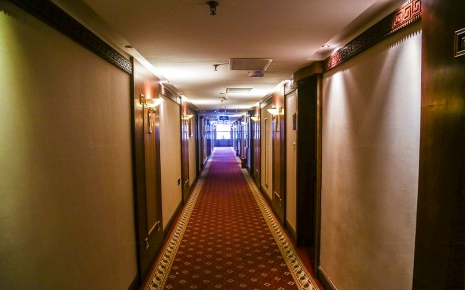 Dalian Shizhou Yunshui Hotel (Dalian Xi'an Road Subway Station Branch) 4*