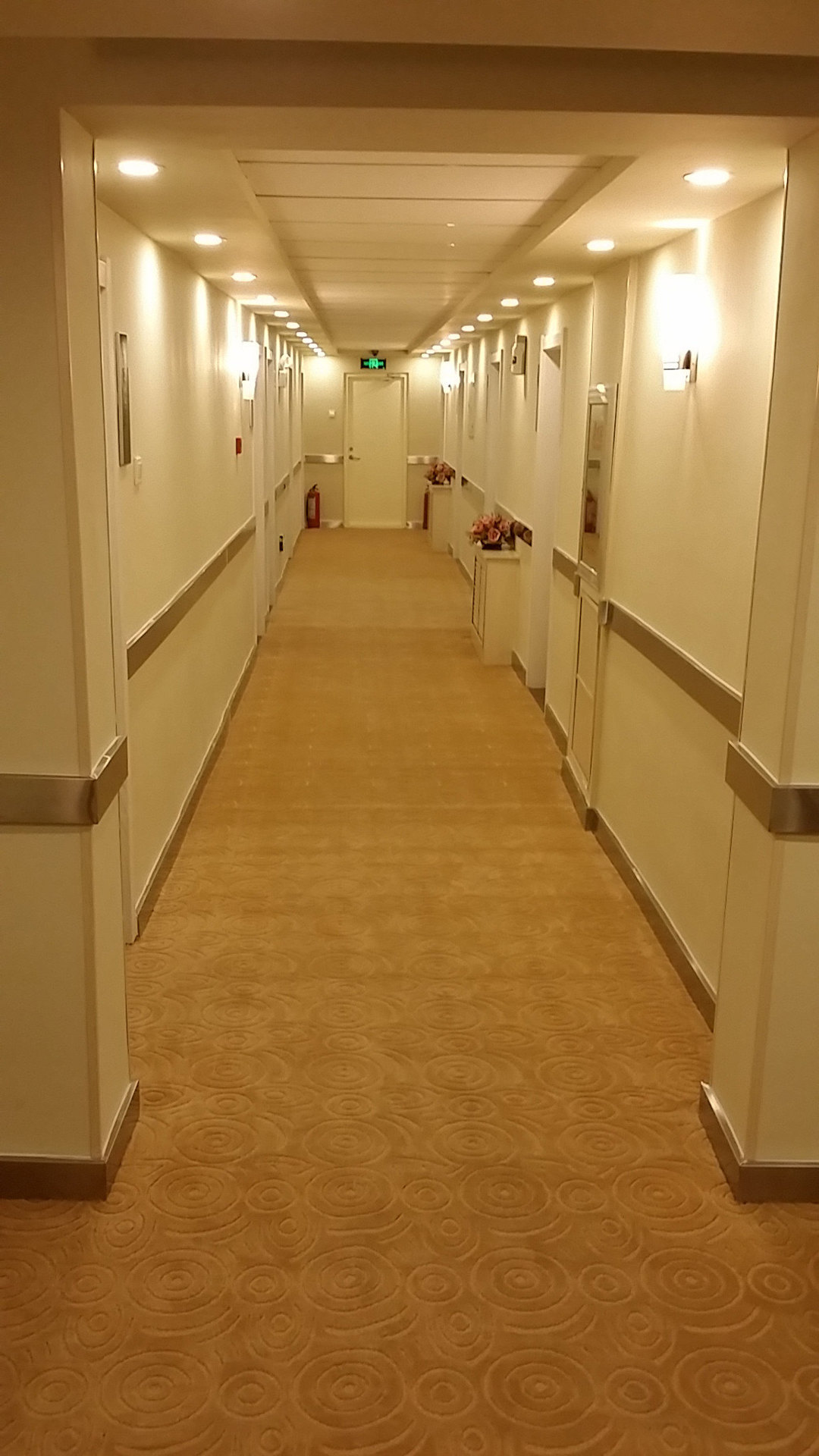 Home Inn UP Huayi Zhitui Hotel (Changchun Jiyidiyuan Cultural Square Branch 2*