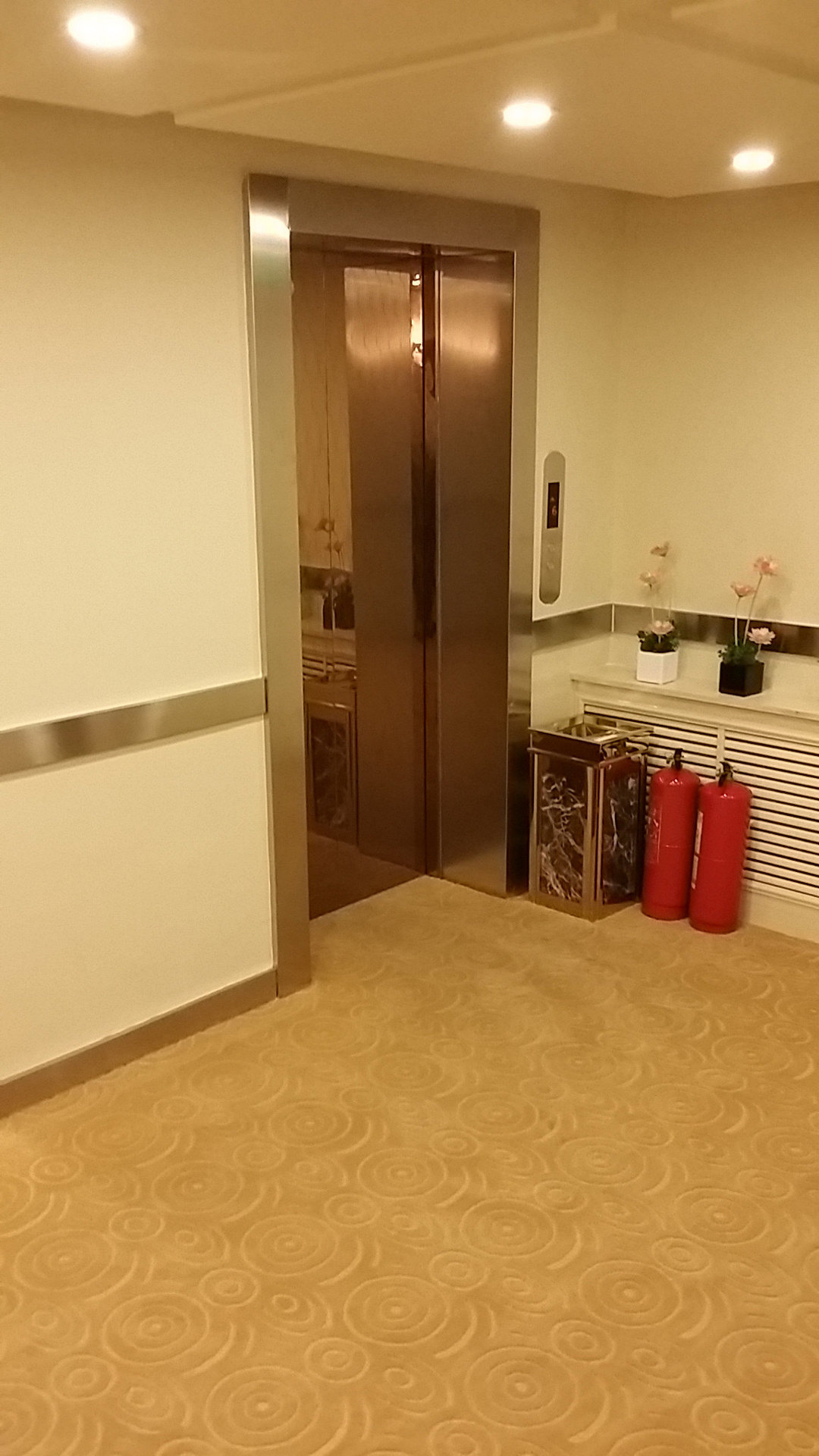 Home Inn UP Huayi Zhitui Hotel (Changchun Jiyidiyuan Cultural Square Branch 2*