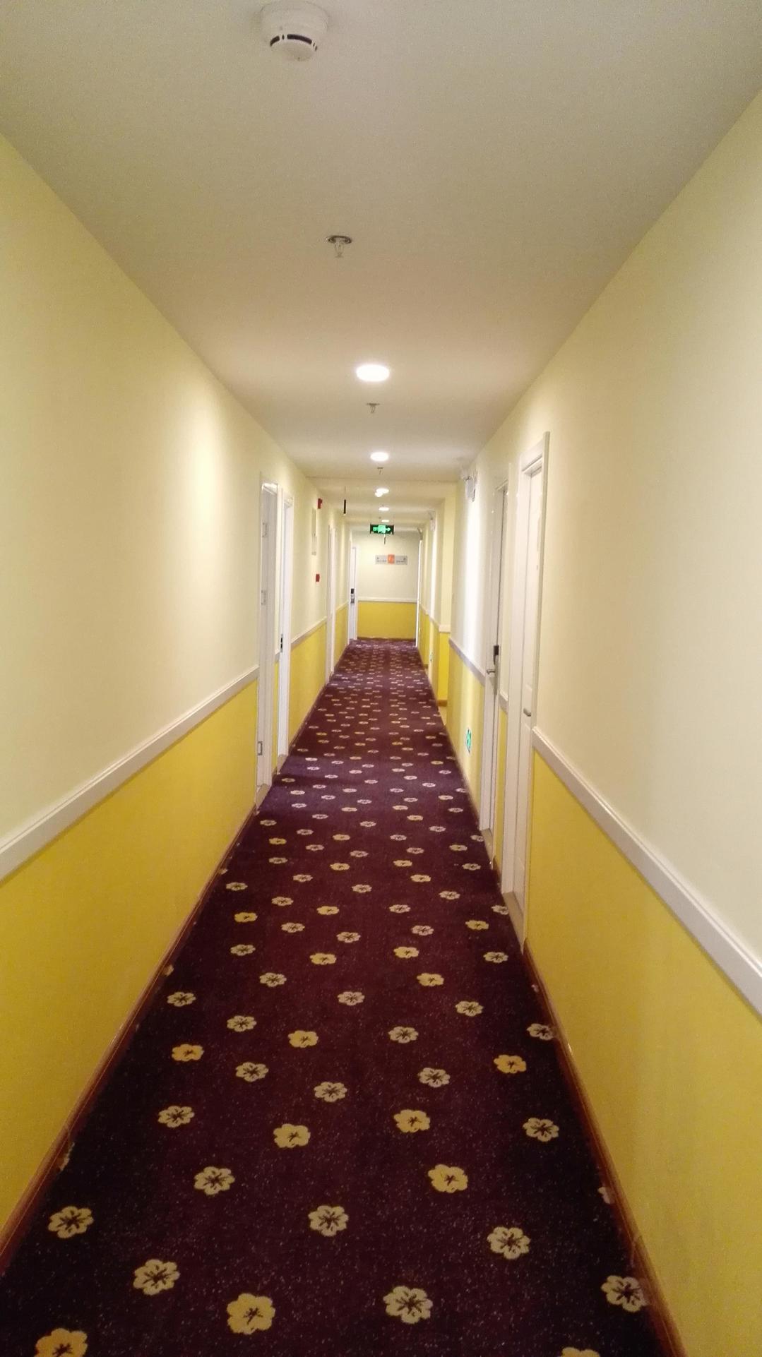 Home Inn · Neo (Baoji Tangchao City Wanda Plaza Store) 2*