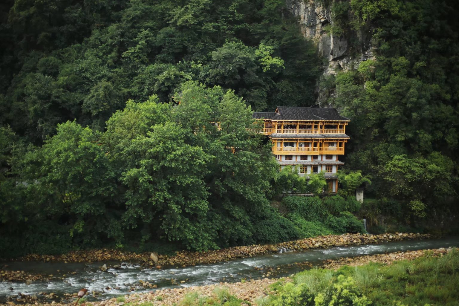 Yicheng Yijia Hotel( Zhangjiajie National Forest Park) 3*