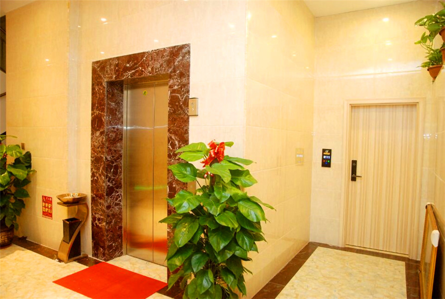 Chenhai Themed Hotel 2*