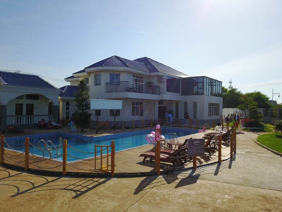 21 Haili Whale Island Hotel 3*