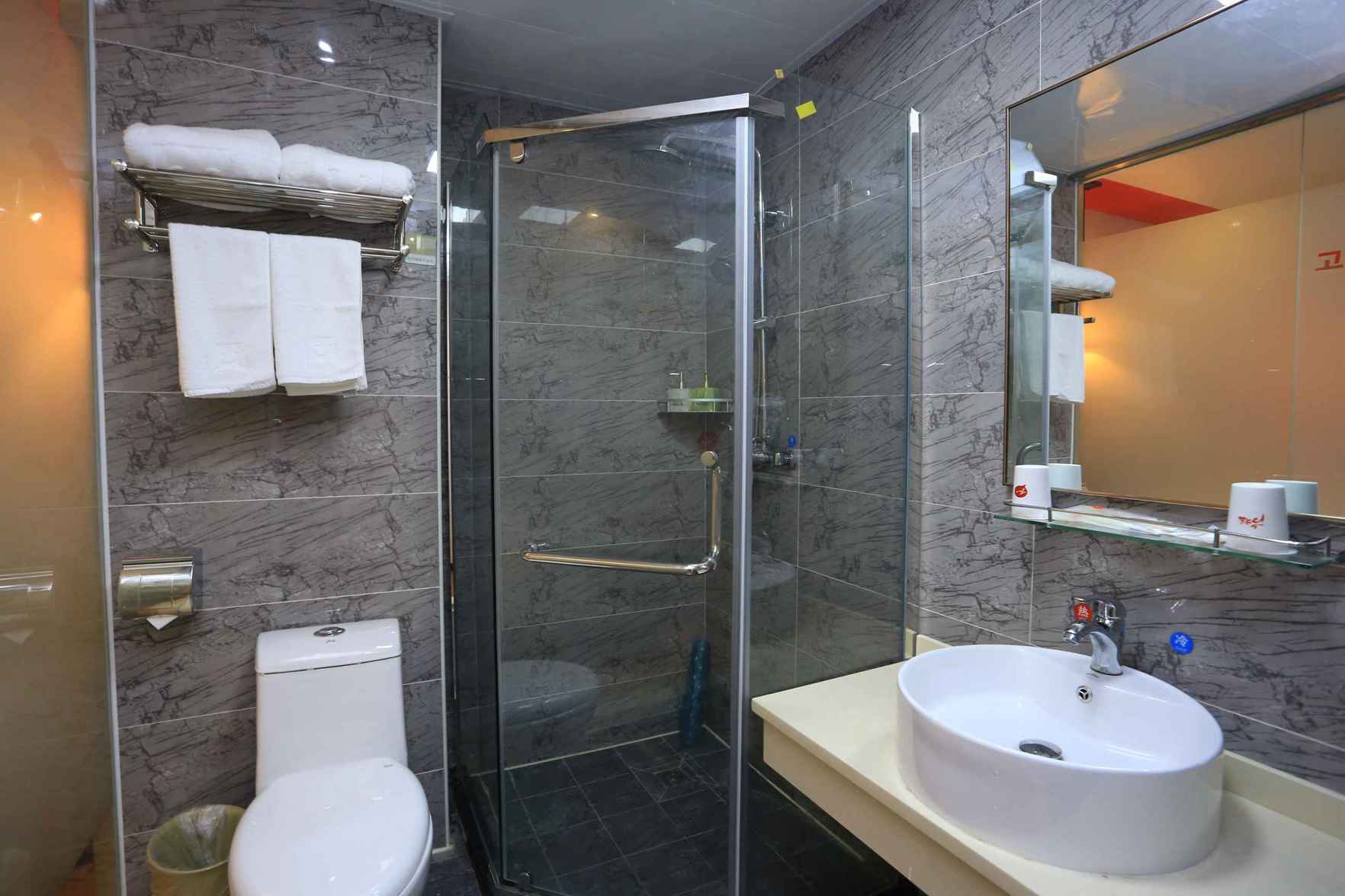 Shankee Chain Hotel (Shenzhen Longhua Qinghu Subway Station) 2*