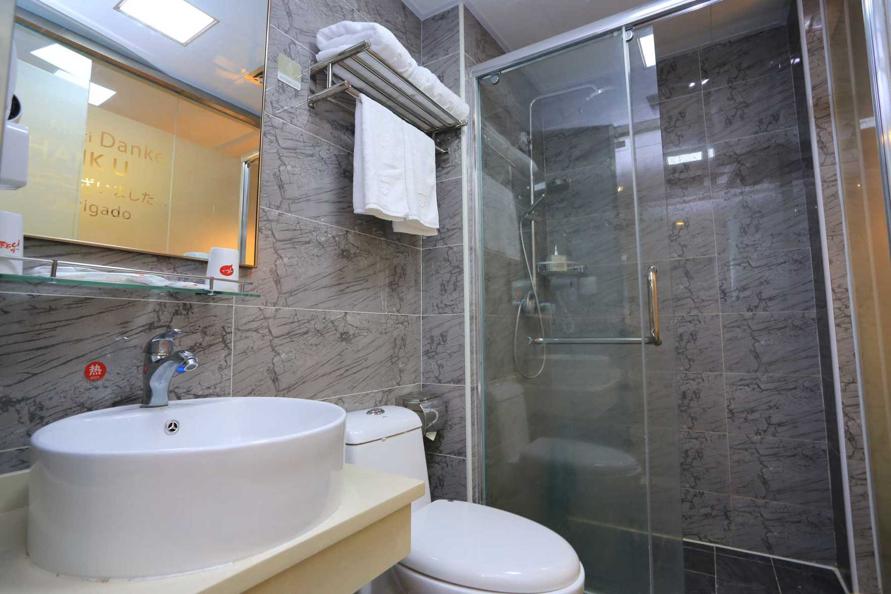 Shankee Chain Hotel (Shenzhen Longhua Qinghu Subway Station) 2*