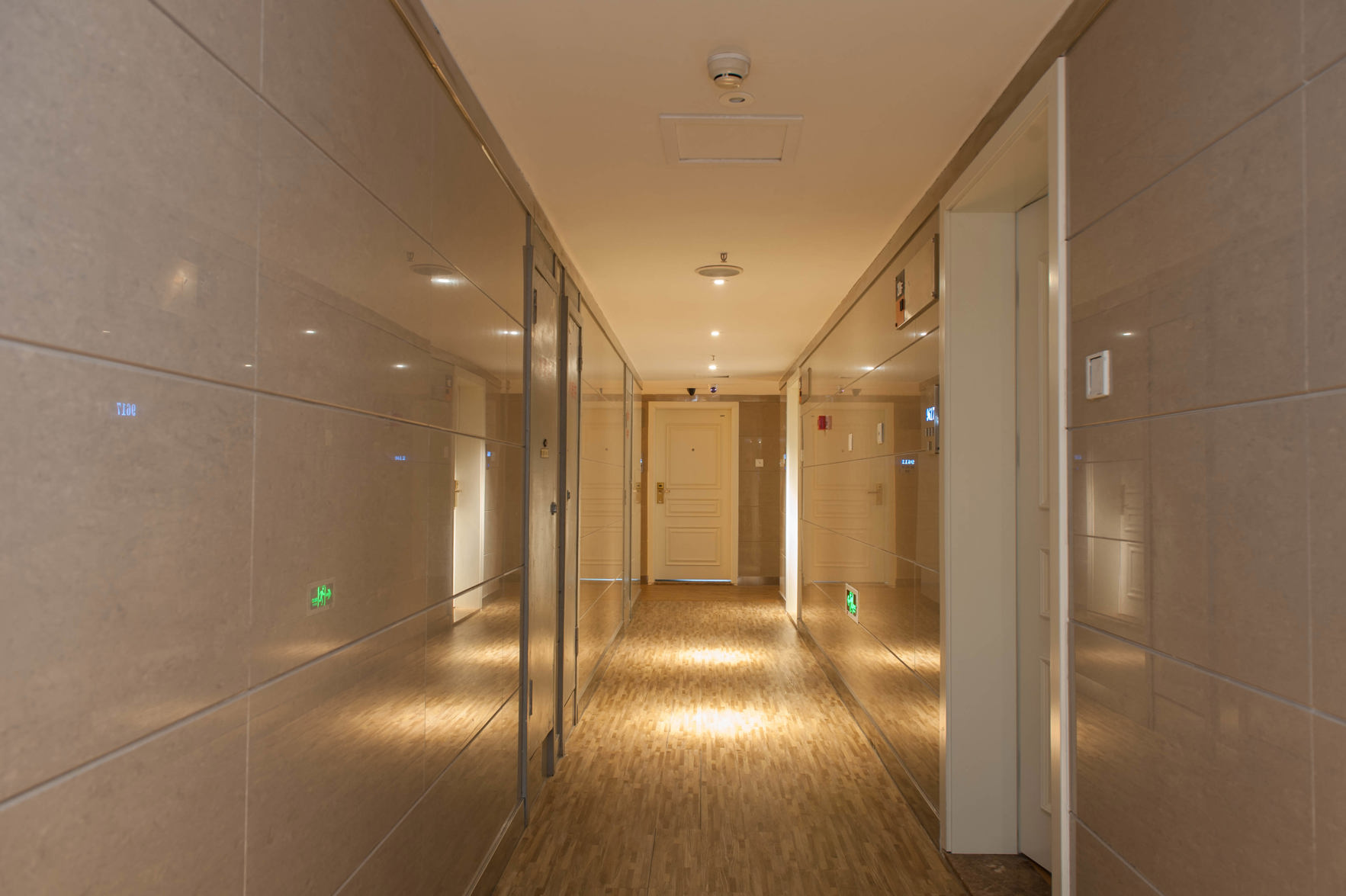 20 Carat Smart Hotel (Chongqing Guanyinqiao 9th Street Gaowu) 2*