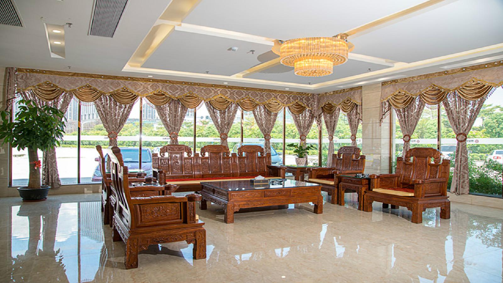 Bohuang Hotel 2*