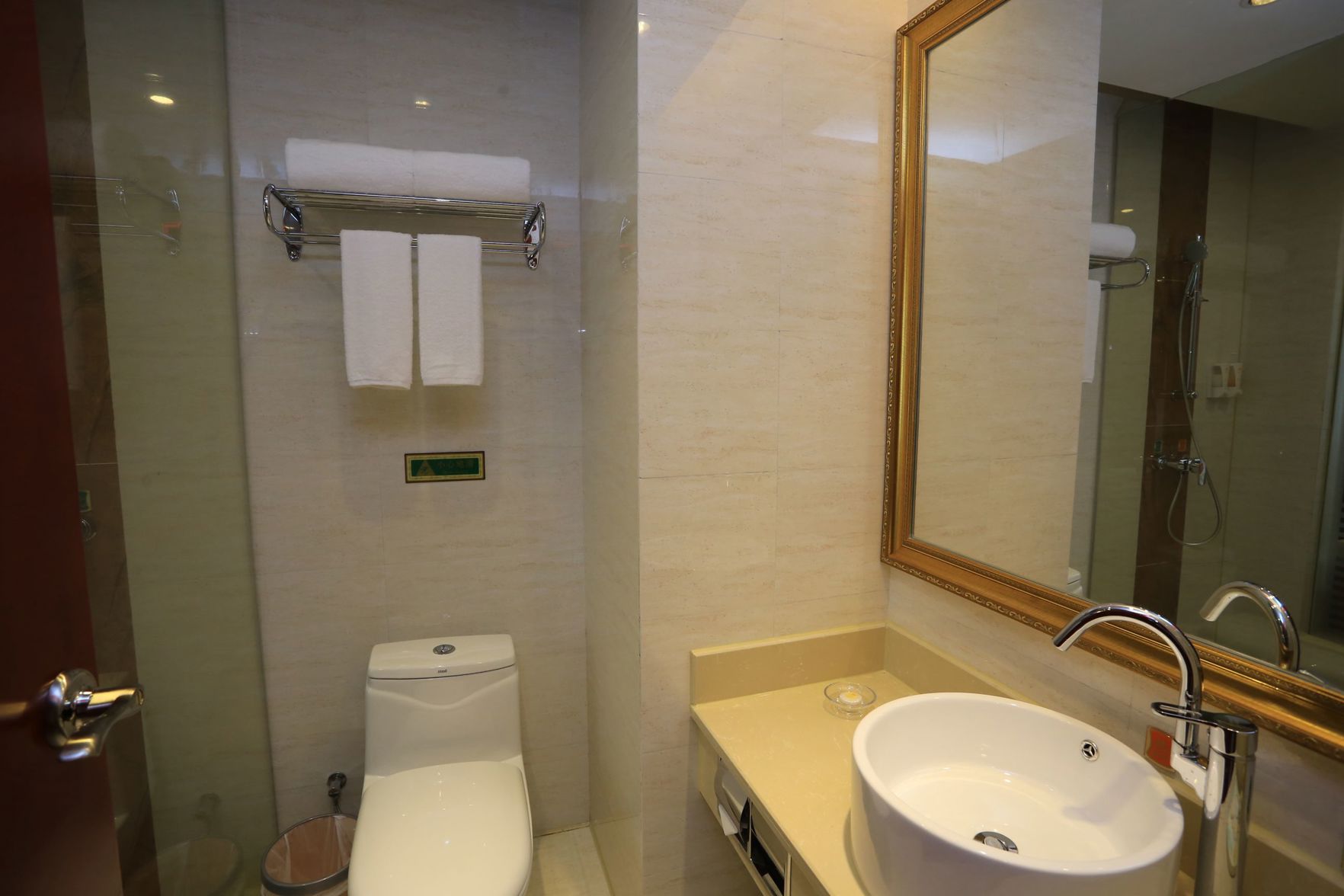 Vienna Hotel (Shenzhen Qianhai Bao'an  Wanda Plaza) 3*