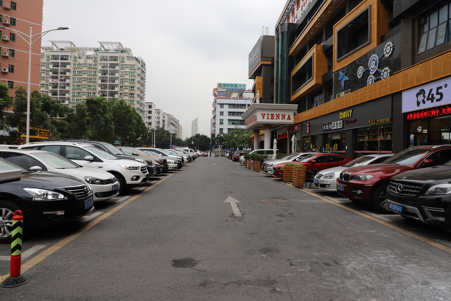 Vienna Hotel (Shenzhen Qianhai Bao'an  Wanda Plaza) 3*