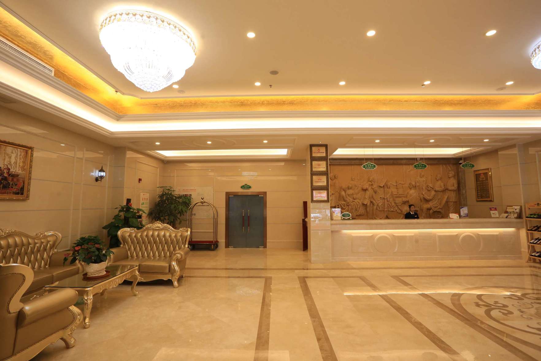 Vienna Hotel (Shenzhen Qianhai Bao'an  Wanda Plaza) 3*