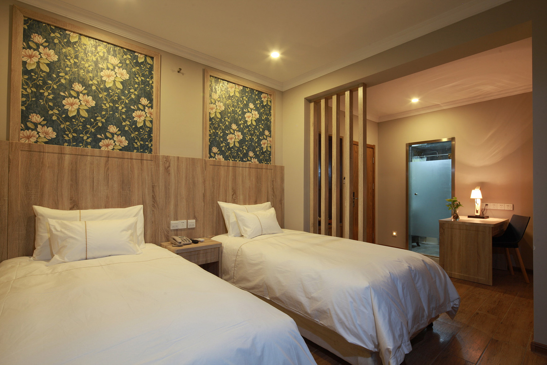 Grand Jiankang Hotel 3*