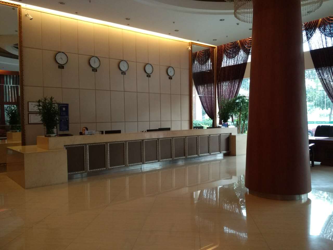 Aiqinhai Holiday Hotel 3*
