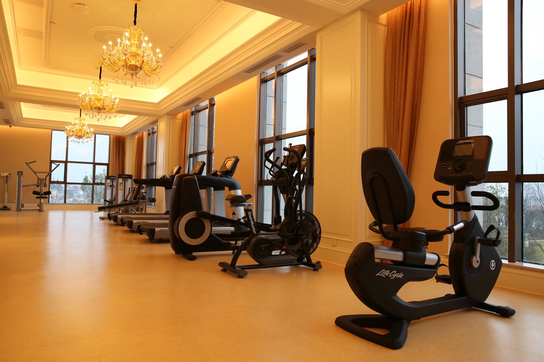 Pengxin International Hotel 5*