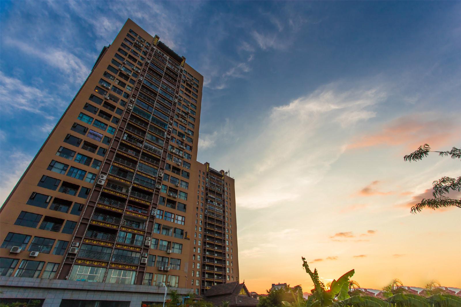 Yichenwei Binjiang Hotel (Xishuangbanna Splashing Plaza) 3*