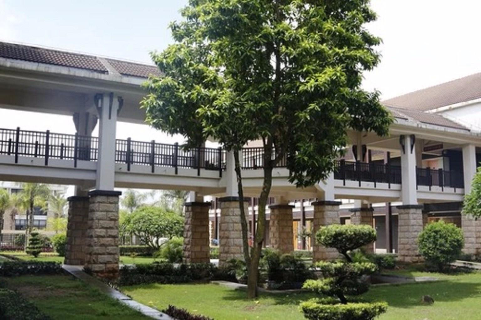 Zhuhai Jinwan Golf Hotel (Jinwan Huafa Shangdu Branch) 4*