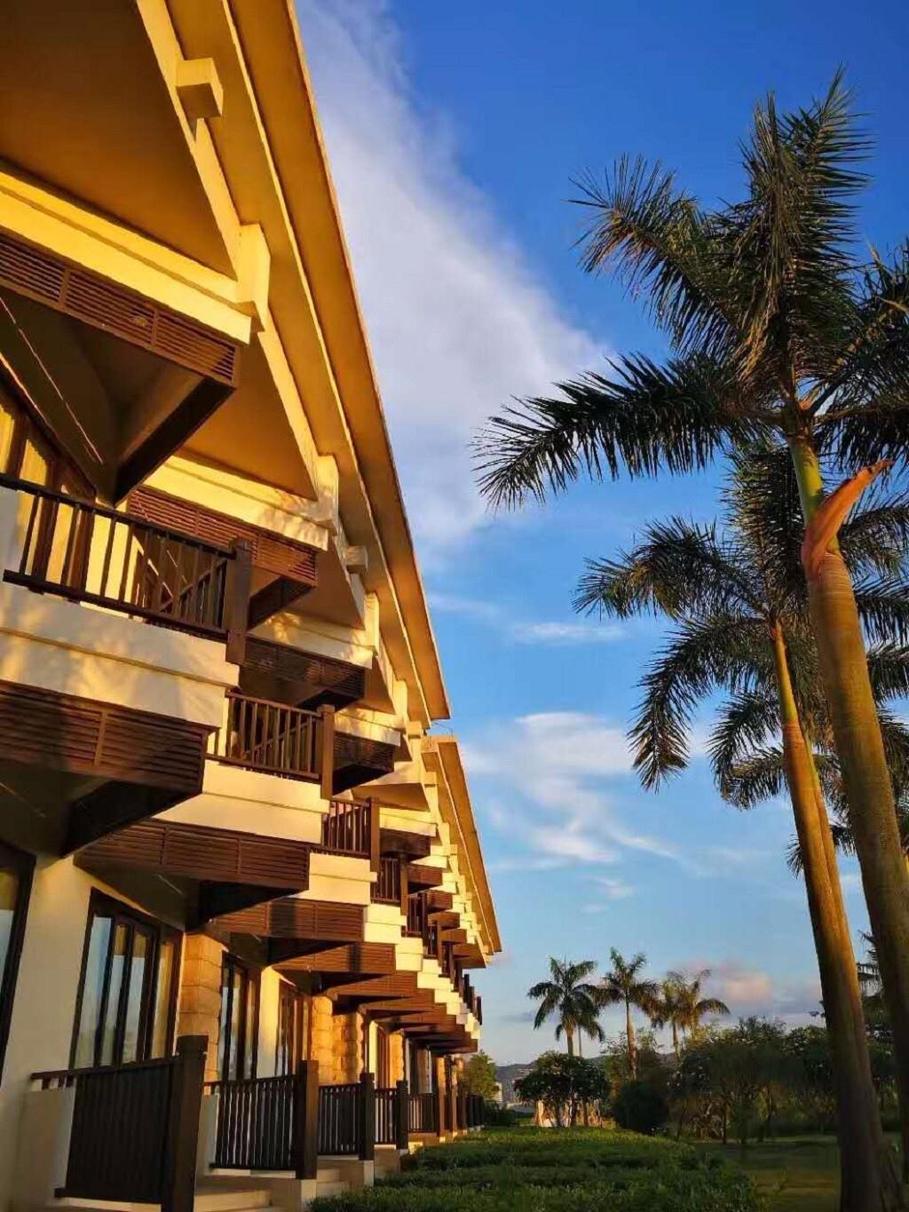Zhuhai Jinwan Golf Hotel (Jinwan Huafa Shangdu Branch) 4*