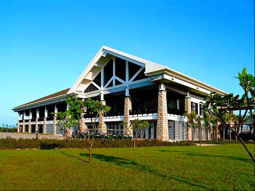Zhuhai Jinwan Golf Hotel (Jinwan Huafa Shangdu Branch) 4*