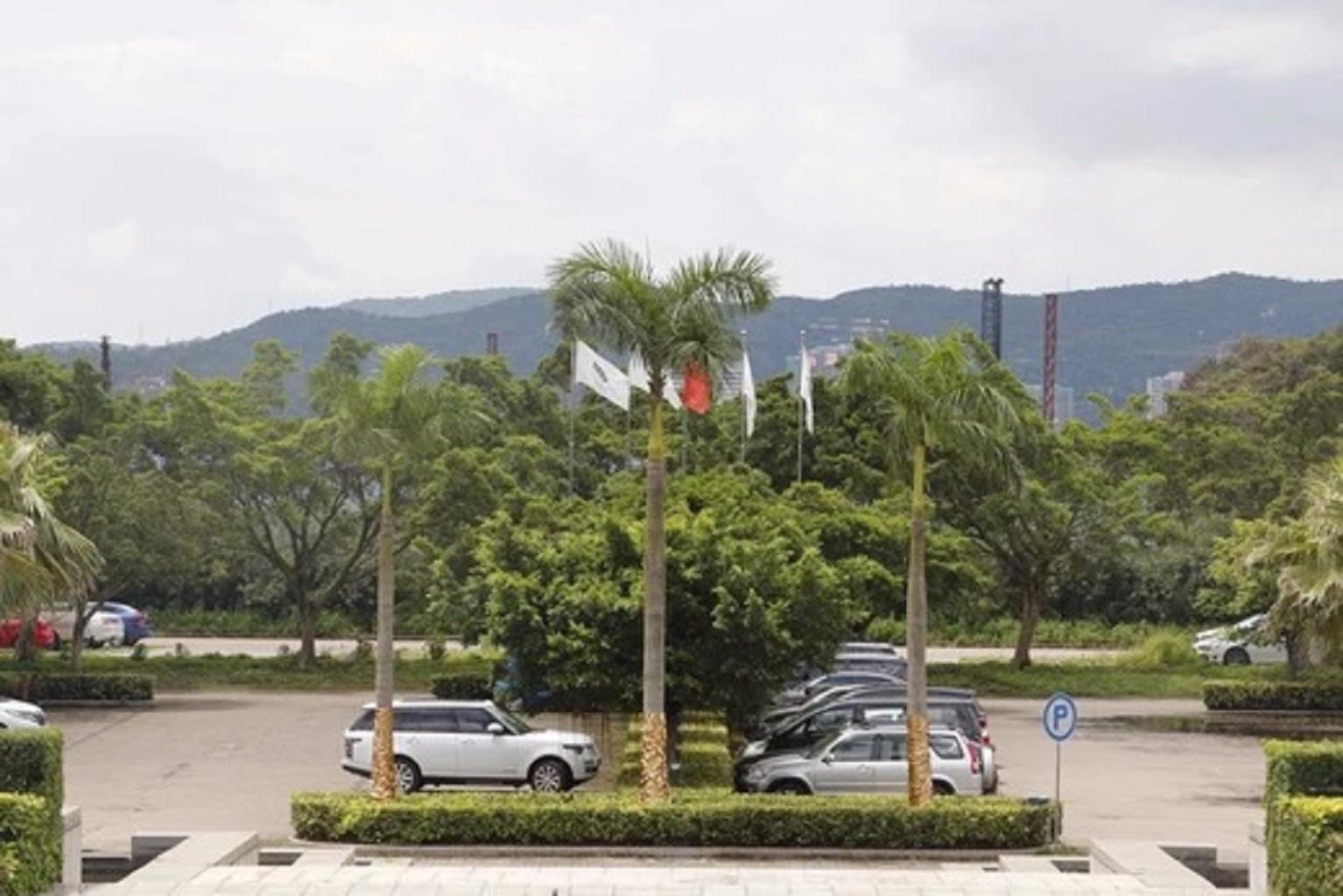 Zhuhai Jinwan Golf Hotel (Jinwan Huafa Shangdu Branch) 4*