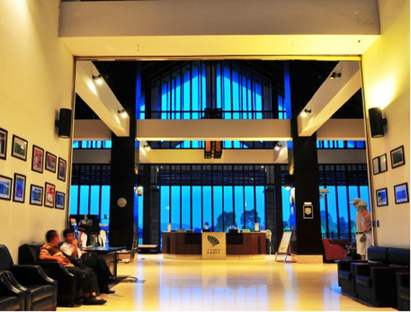 Zhuhai Jinwan Golf Hotel (Jinwan Huafa Shangdu Branch) 4*