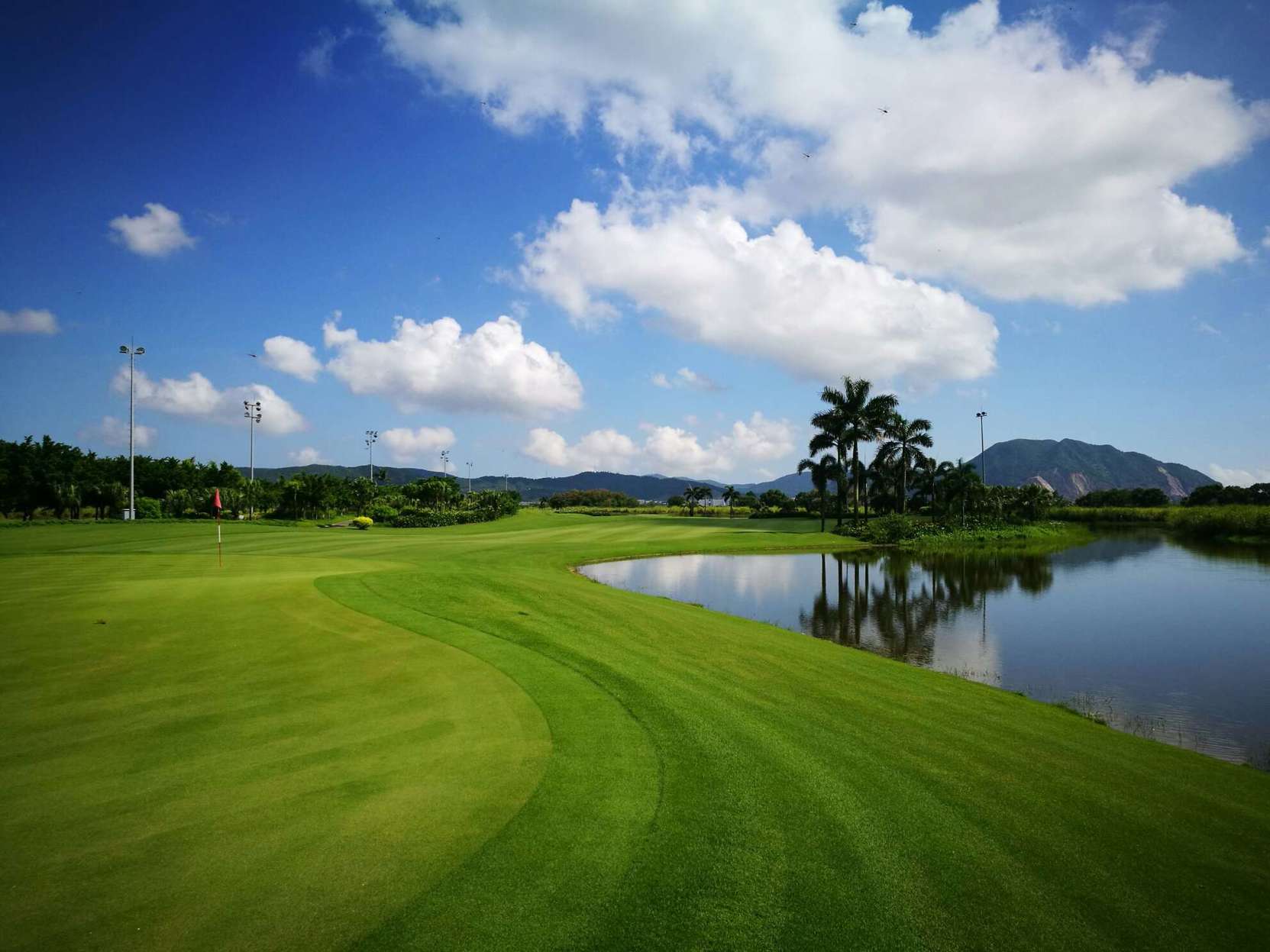 Zhuhai Jinwan Golf Hotel (Jinwan Huafa Shangdu Branch) 4*
